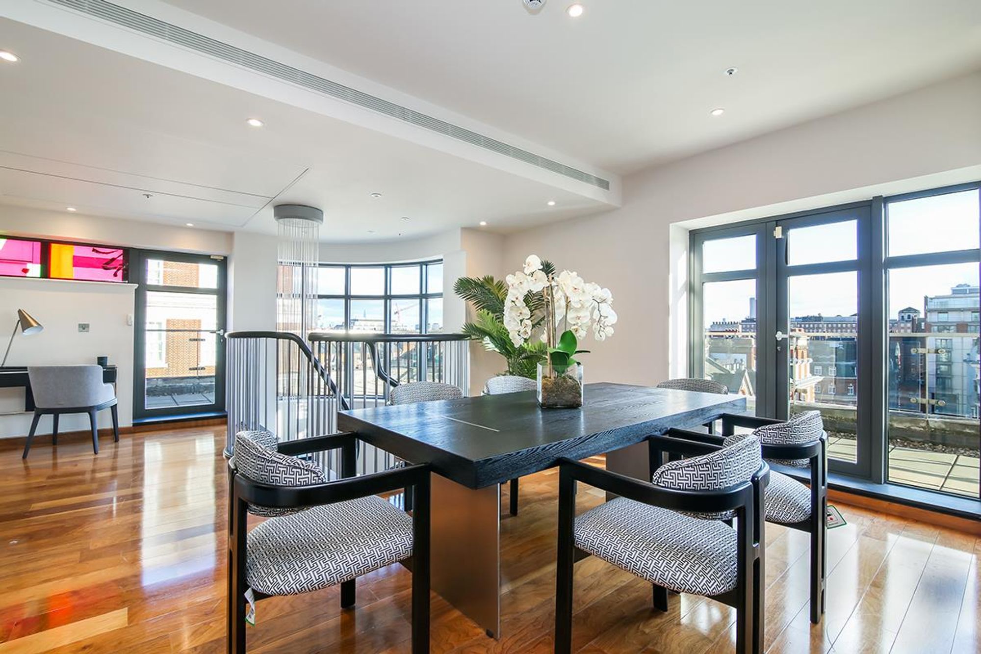 3 bedroom flat for sale 0