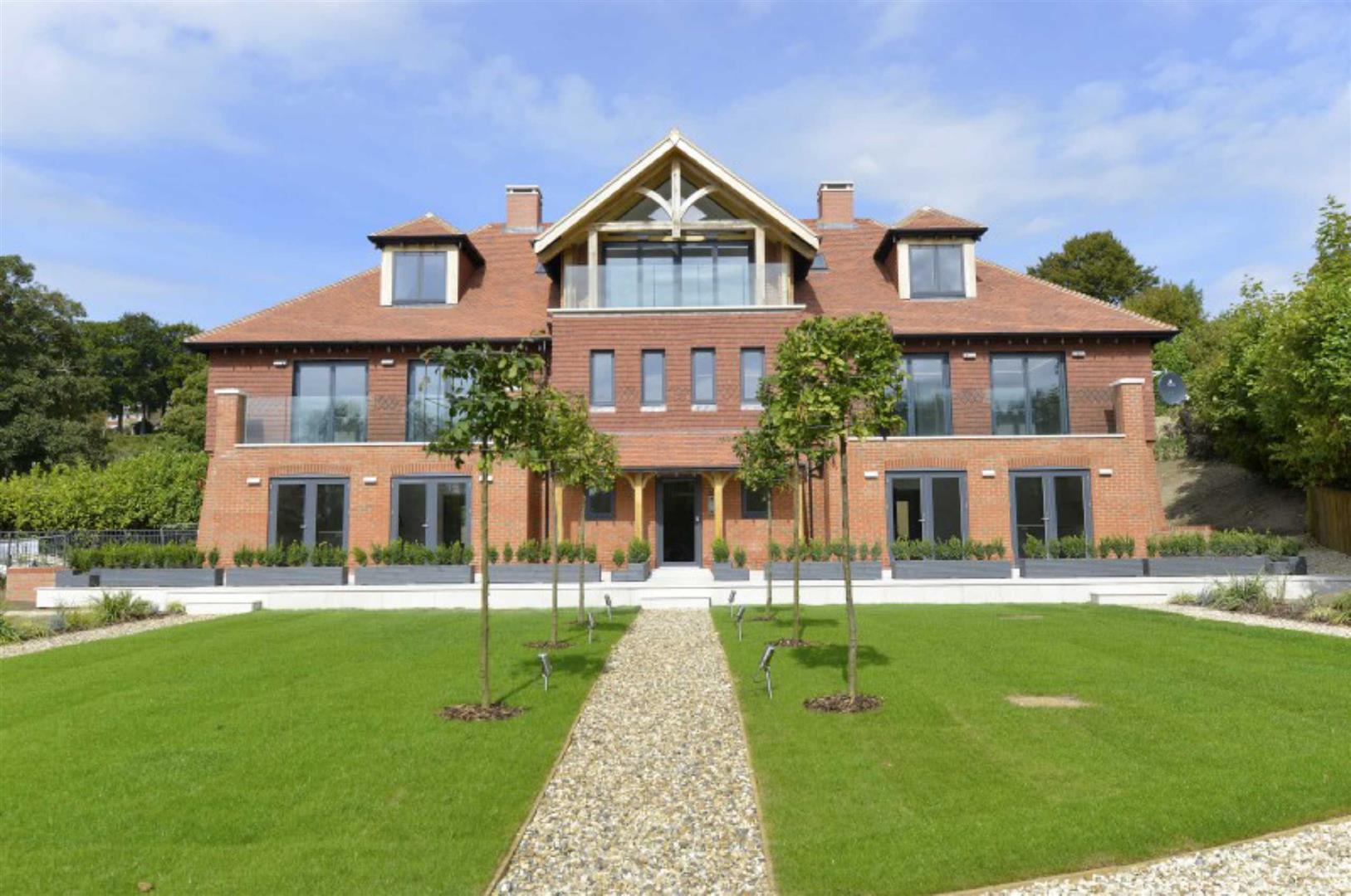 2 bedroom flat for sale 0