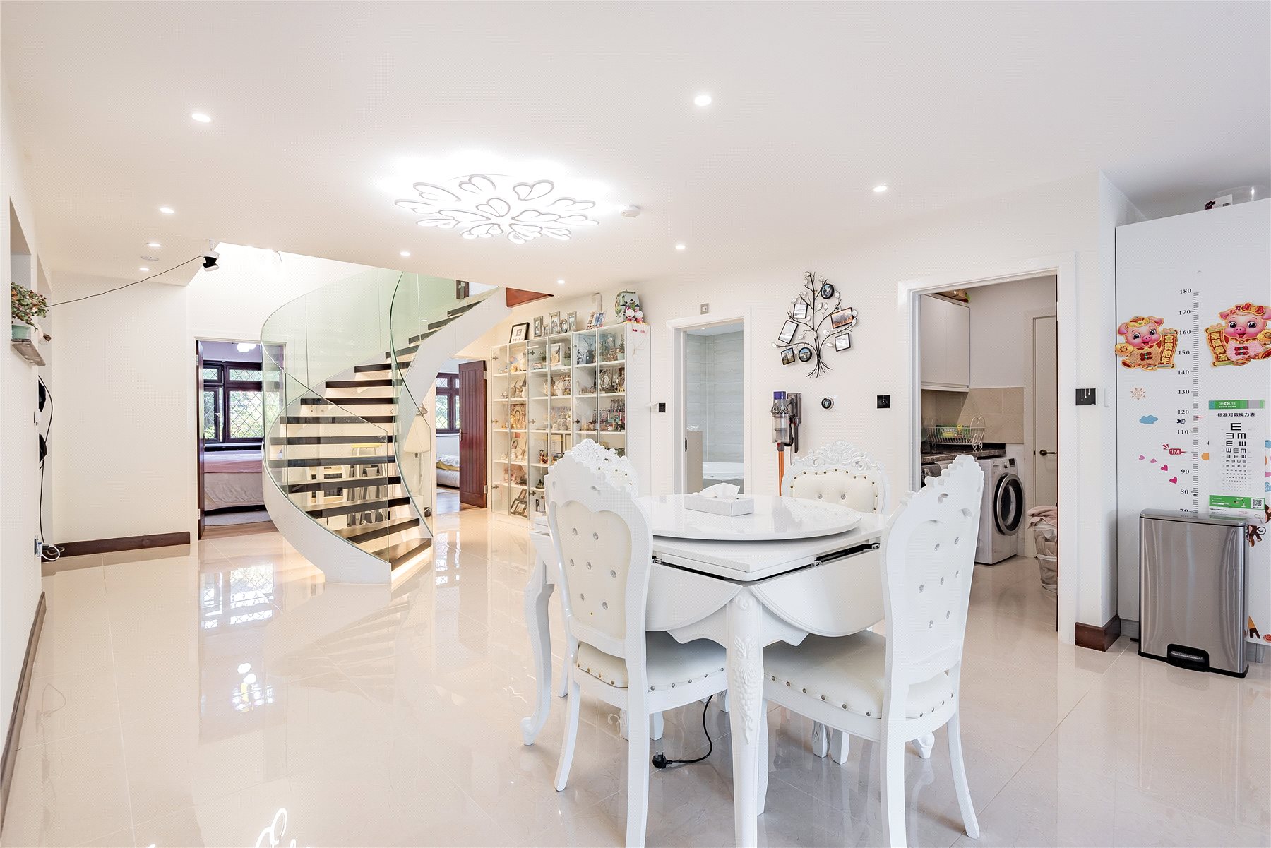 4 bedroom detached house for sale 0