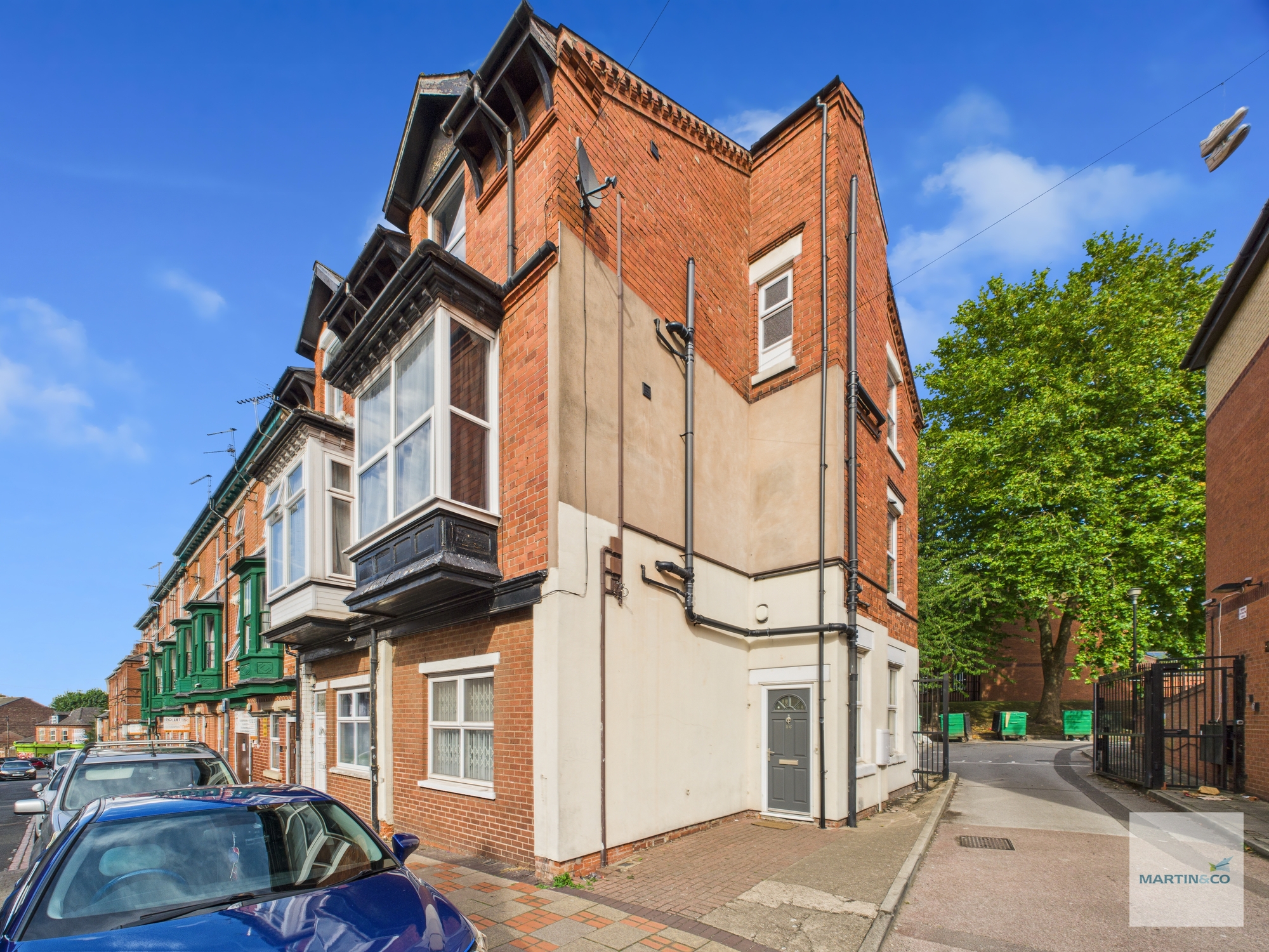 18 bedroom end terrace house for sale 0