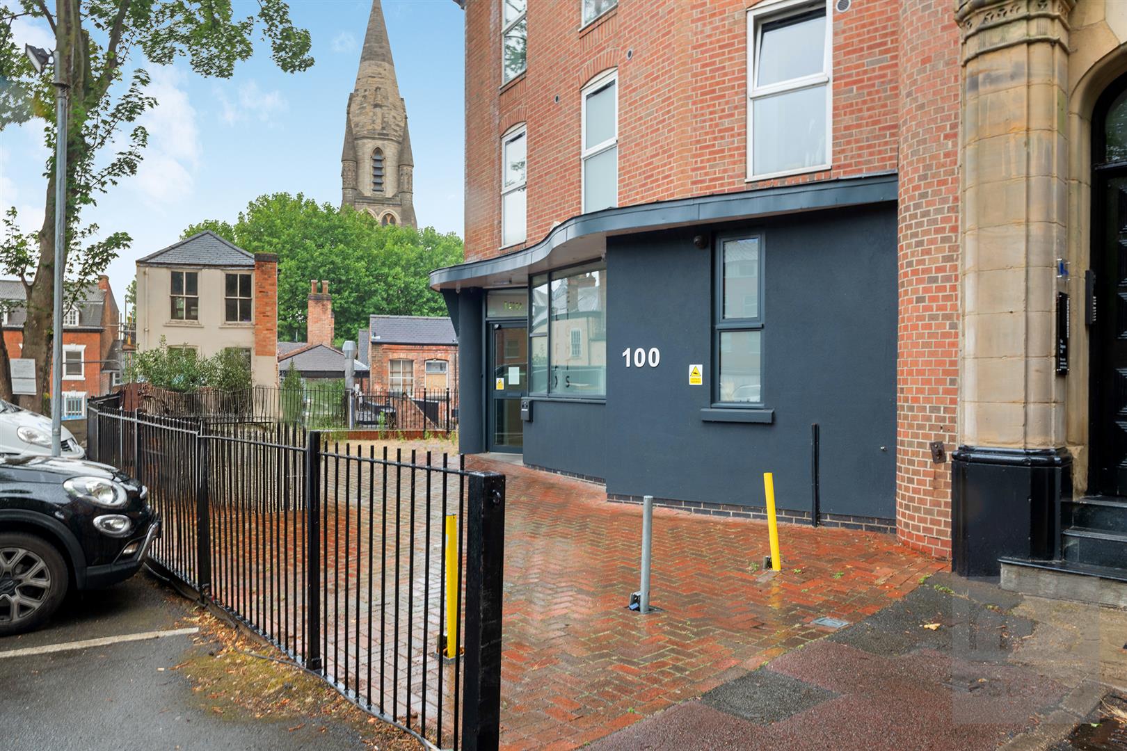 5 bedroom detached house for sale in New Malden