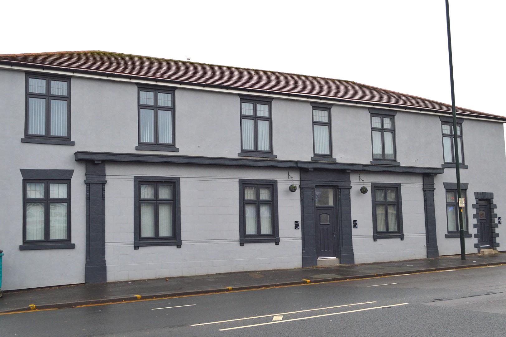 Flat 8, 3 Oldham Road, Failsworth photo 2