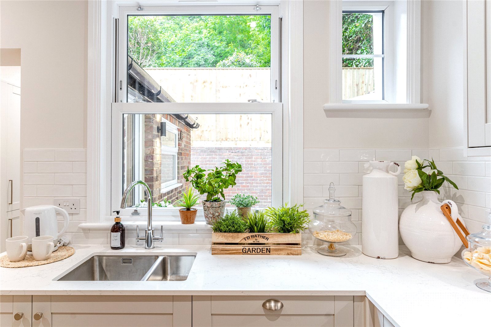 8 bedroom terraced house for sale 0