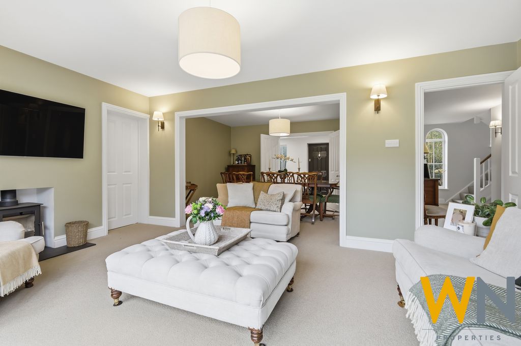 4 bedroom detached house for sale 0