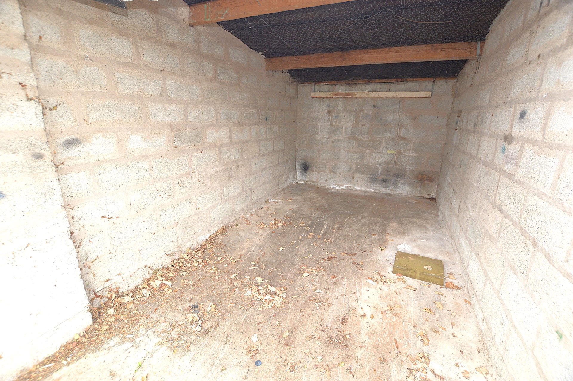 Garage 8,, Drake Gardens, Devon photo 4