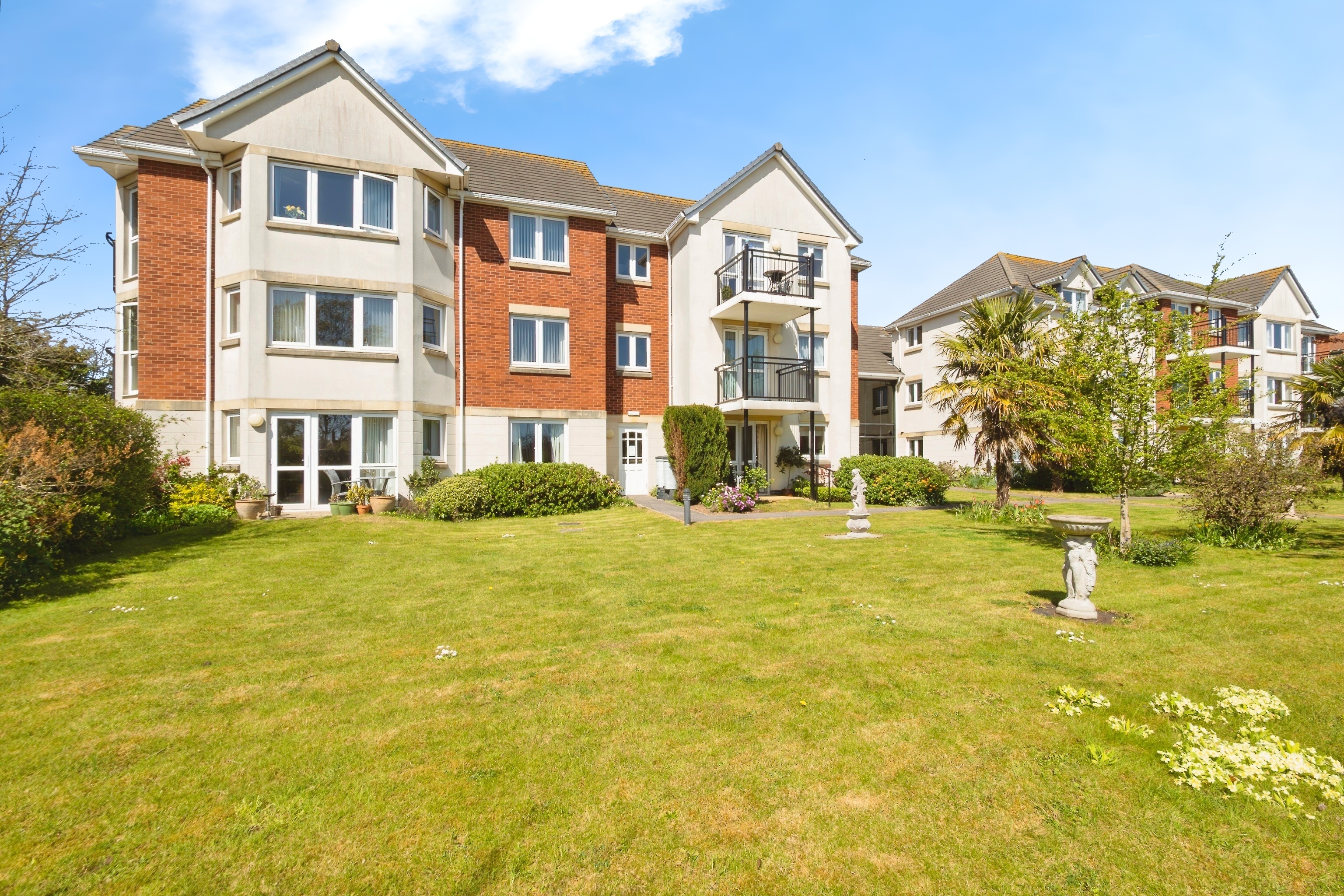1-bed flat on 5, Bronte Court, Exmouth, £140,000
