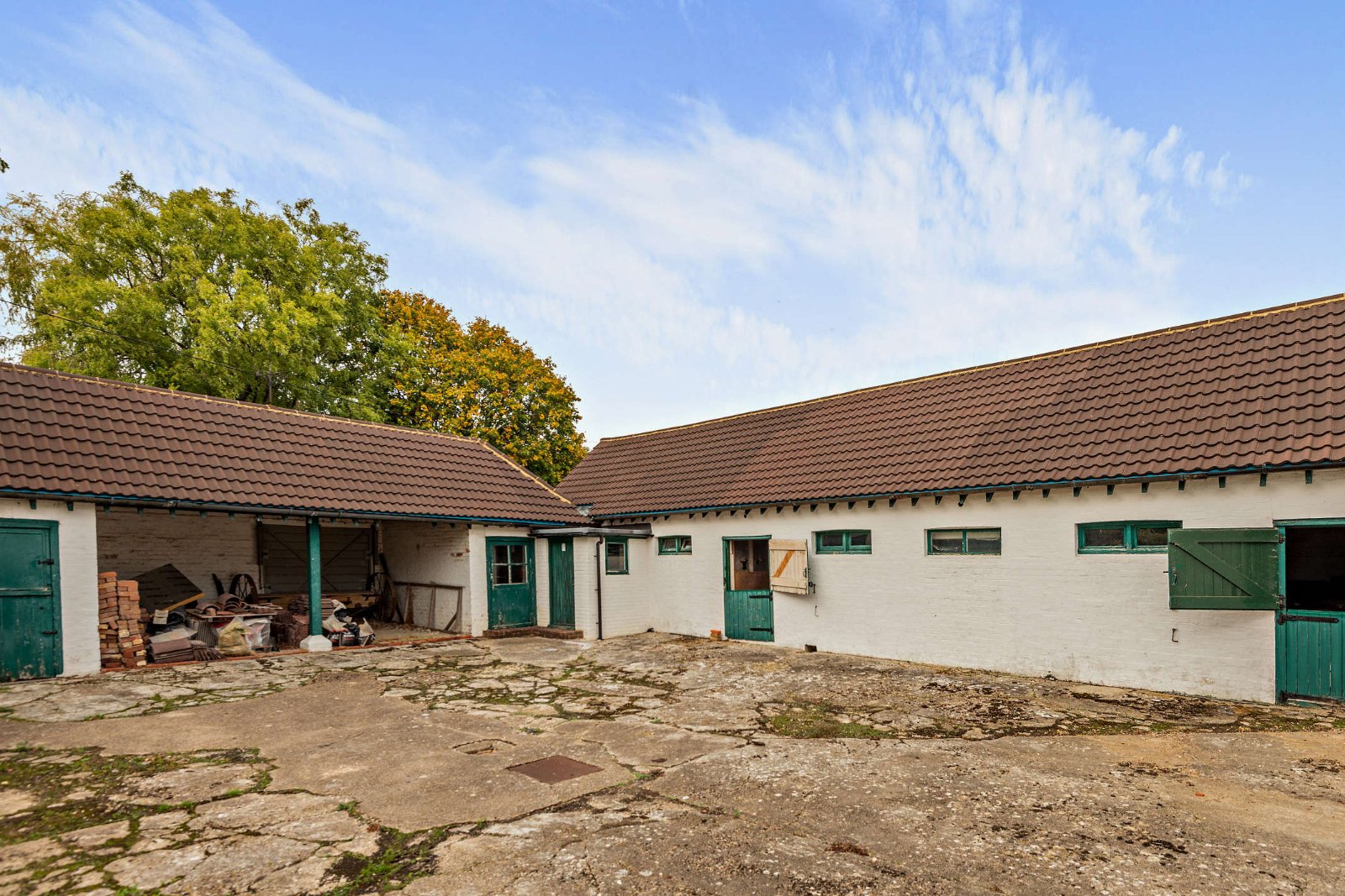 6 bedroom detached house for sale 0