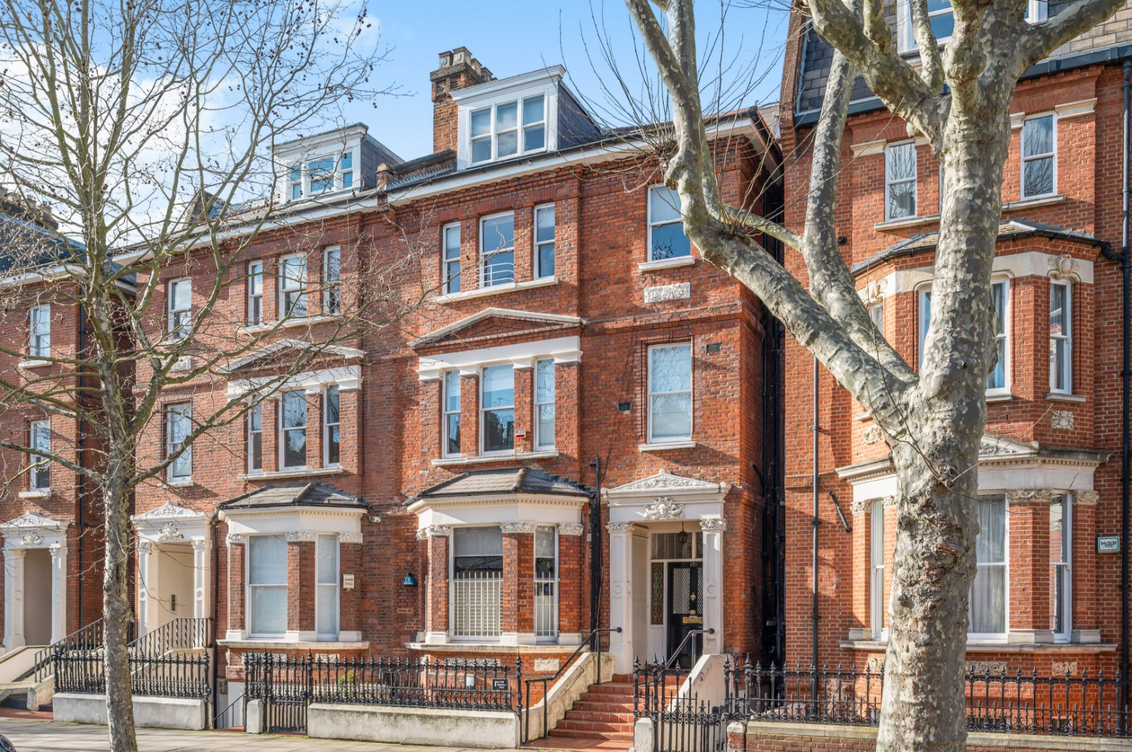 2 bedroom flat for sale 0