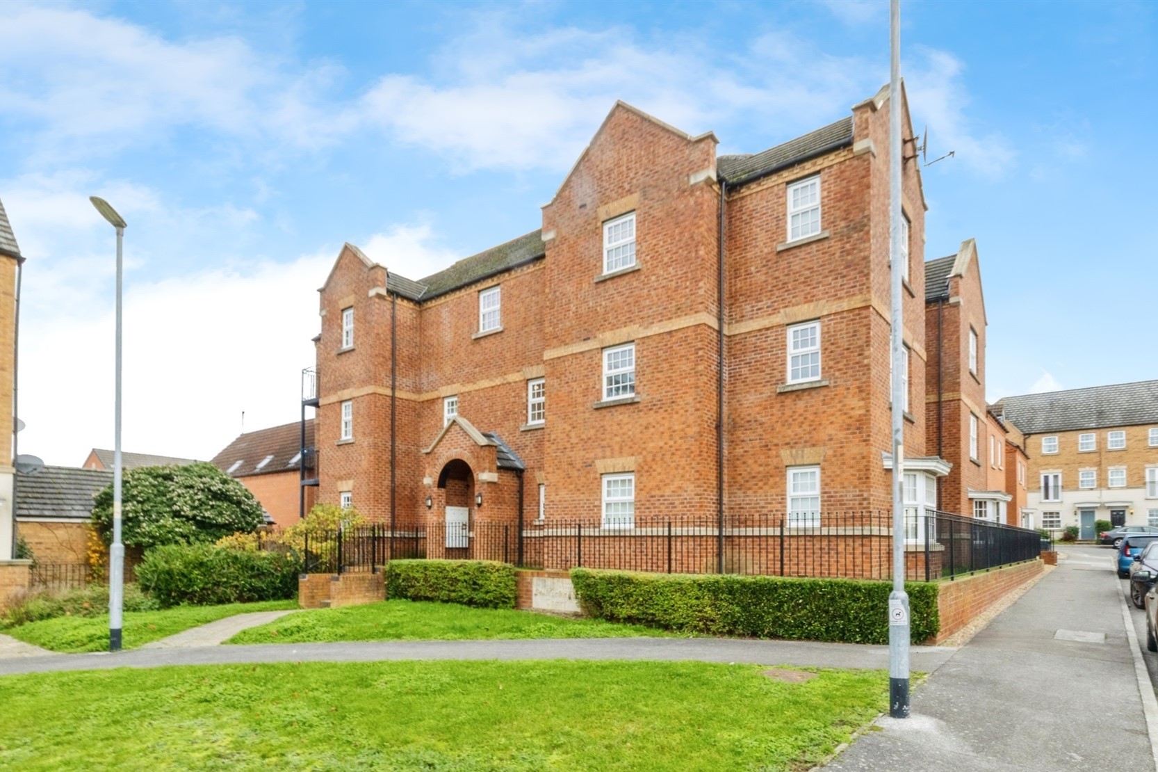 2-bed flat on 19, Fulmen Close, Lincoln, £145,000