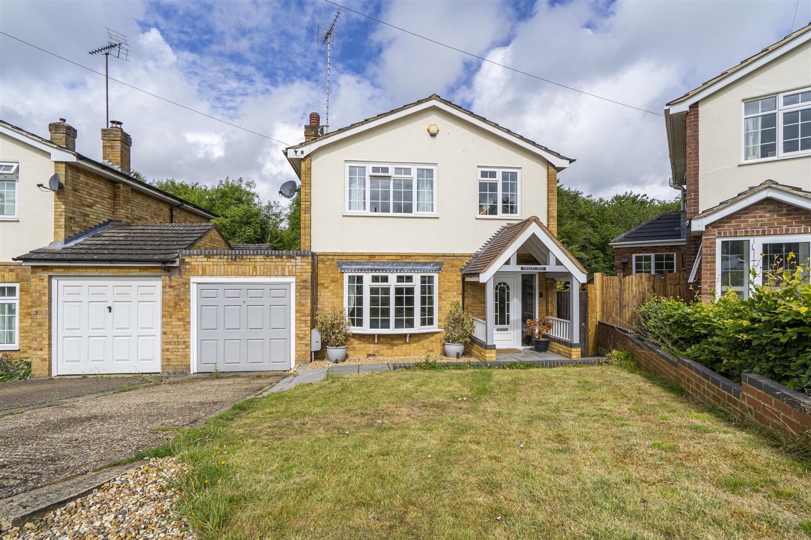 Free property report 22 Sunters Wood Close, High HP12 4DZ