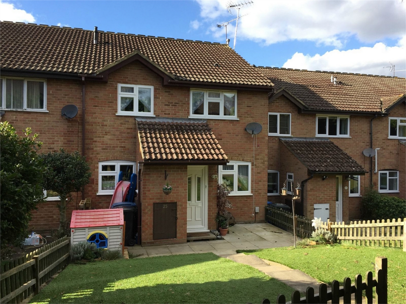 Free property report 25 Bloomsbury Way, Blackwater, Camberley, GU17 9JG