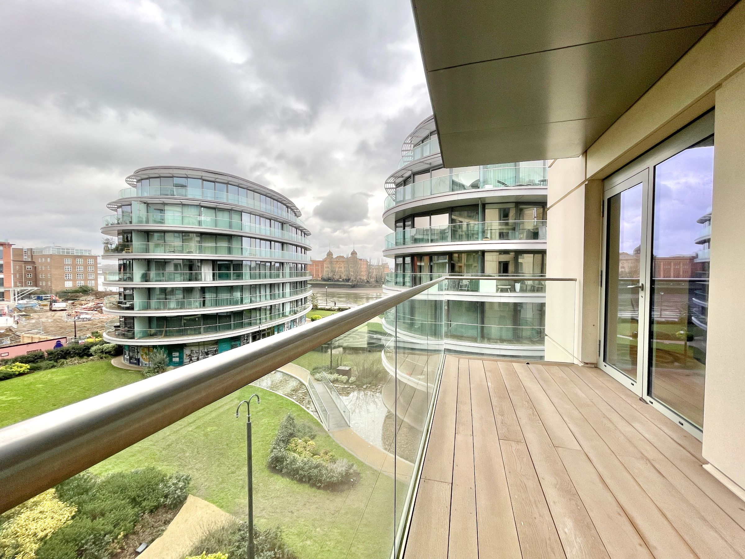 3 bedroom flat for sale 0