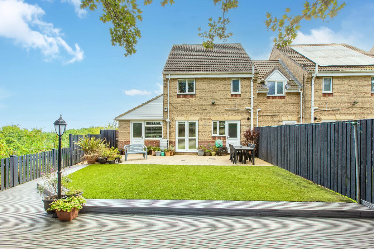 27 Buttercup Way, Drighlington photo 2
