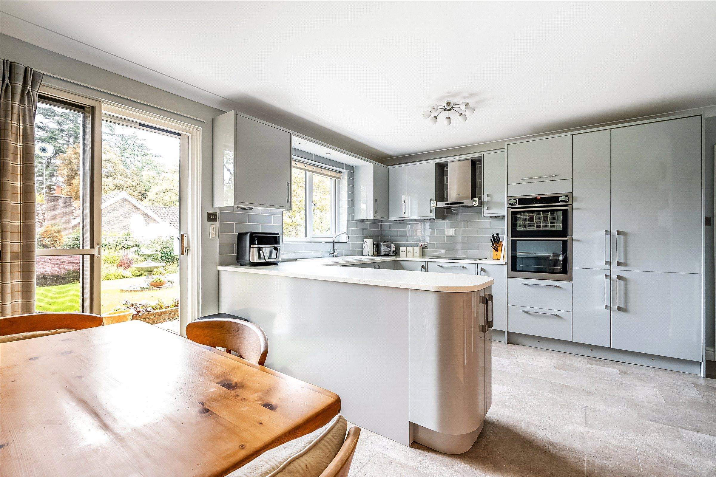 5 bedroom detached house for sale 0