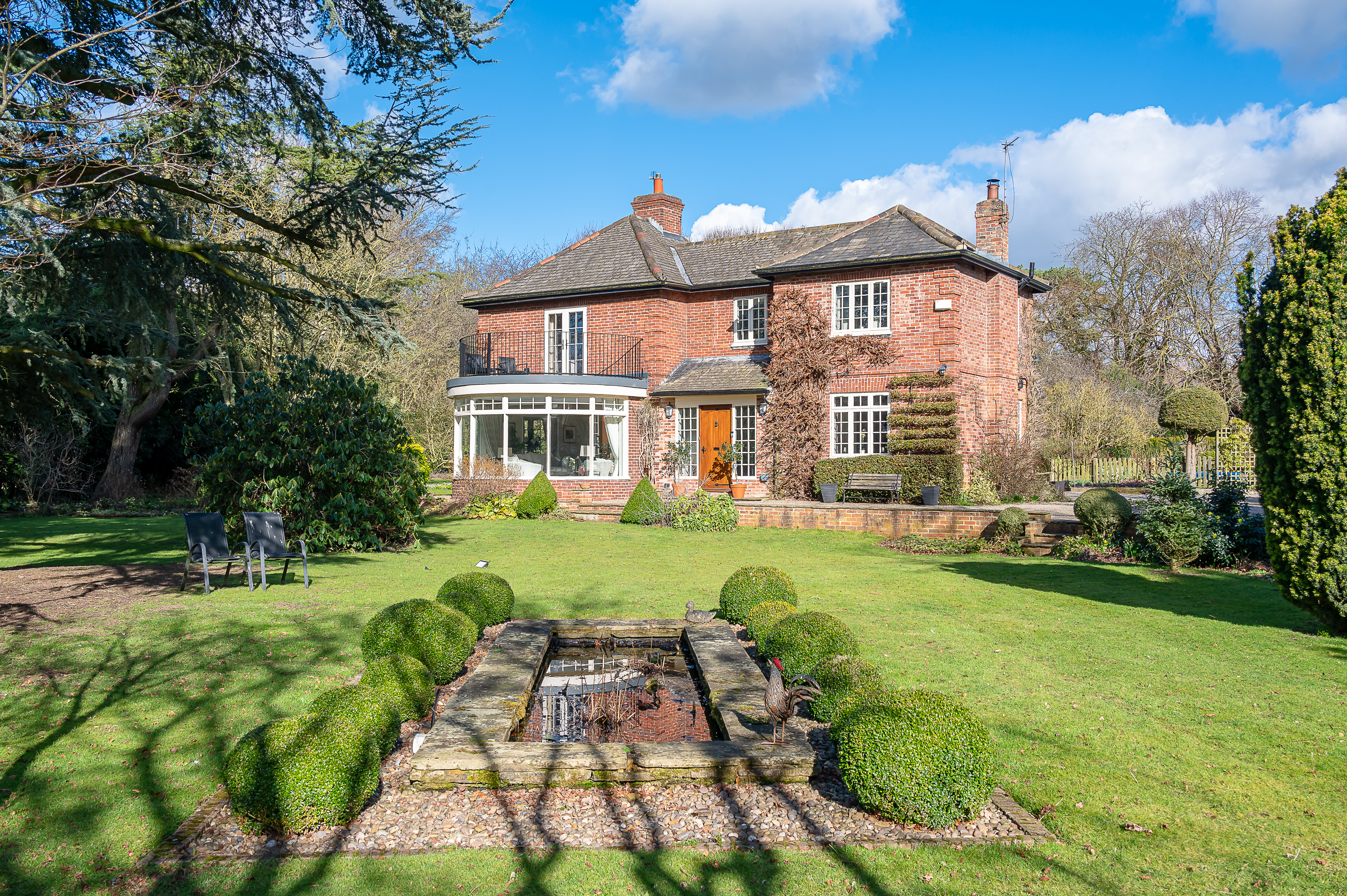 5 bedroom detached house for sale