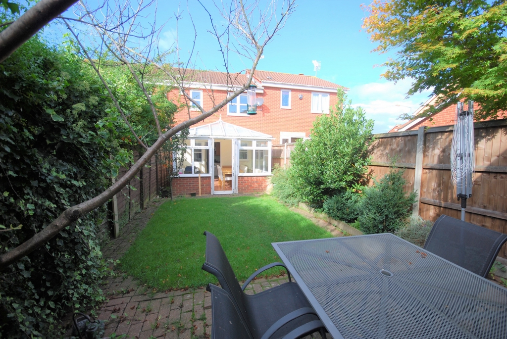 21, Halsey Park, London Colney photo 5