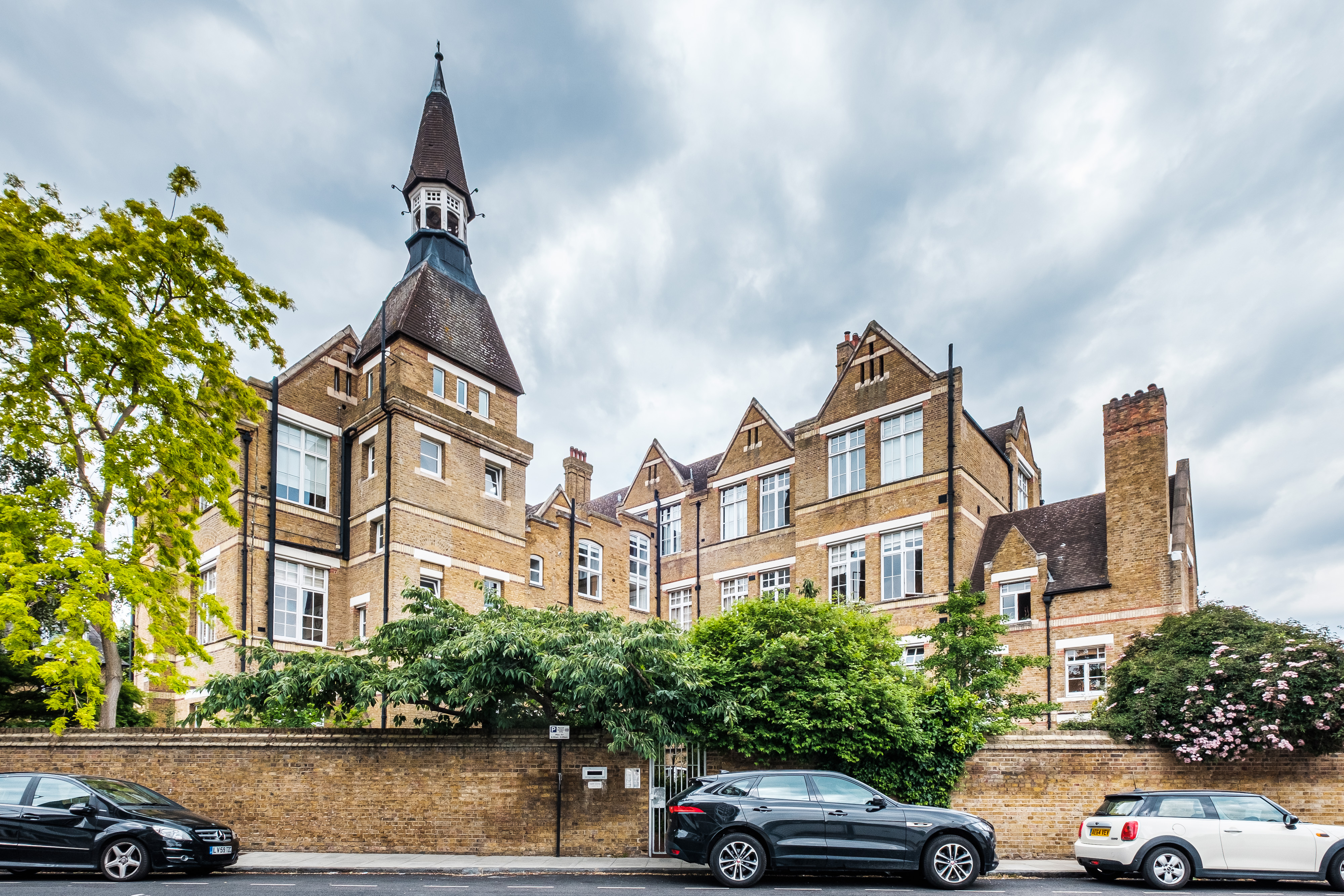 2 bedroom flat for sale 0