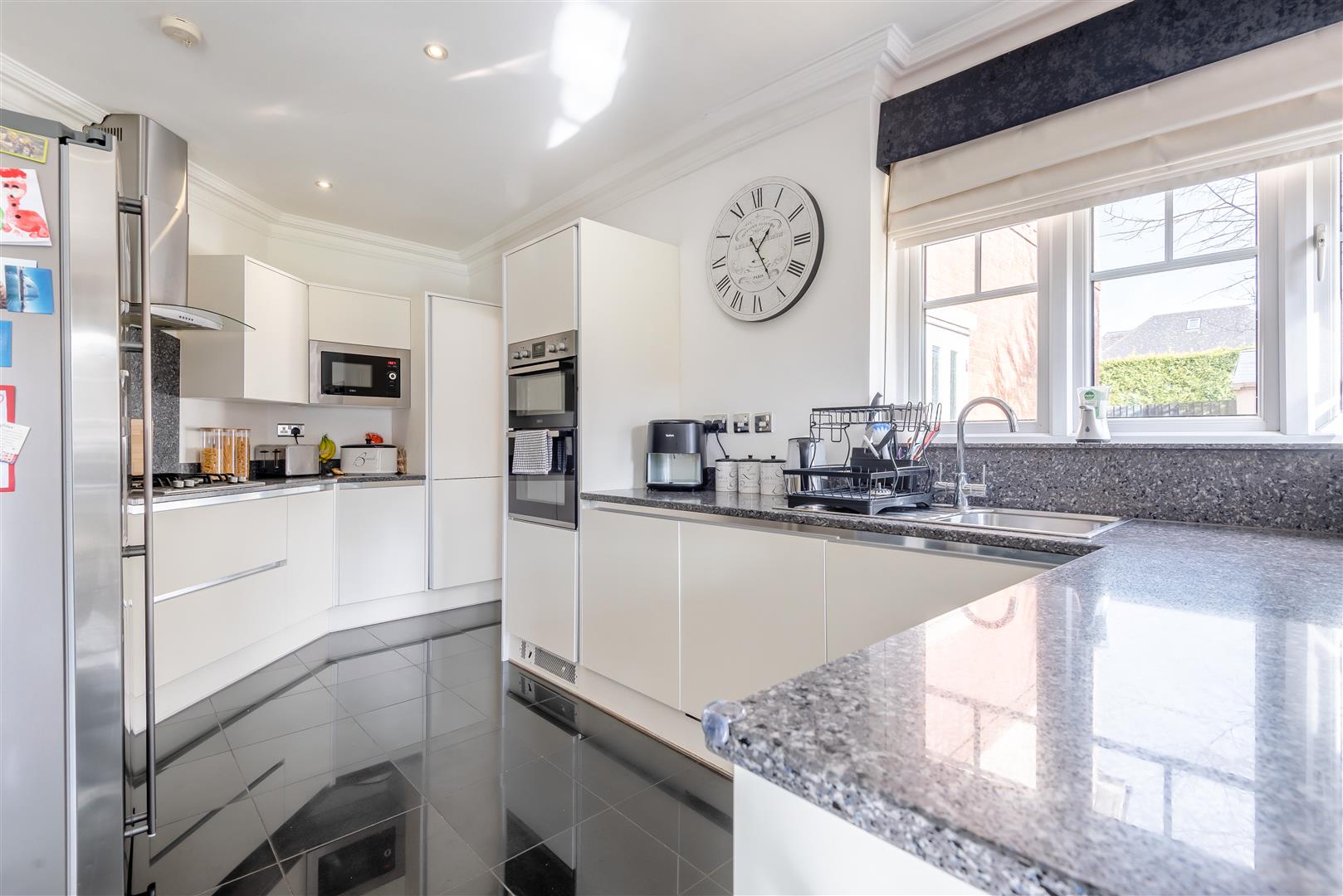 5 bedroom detached house for sale 0