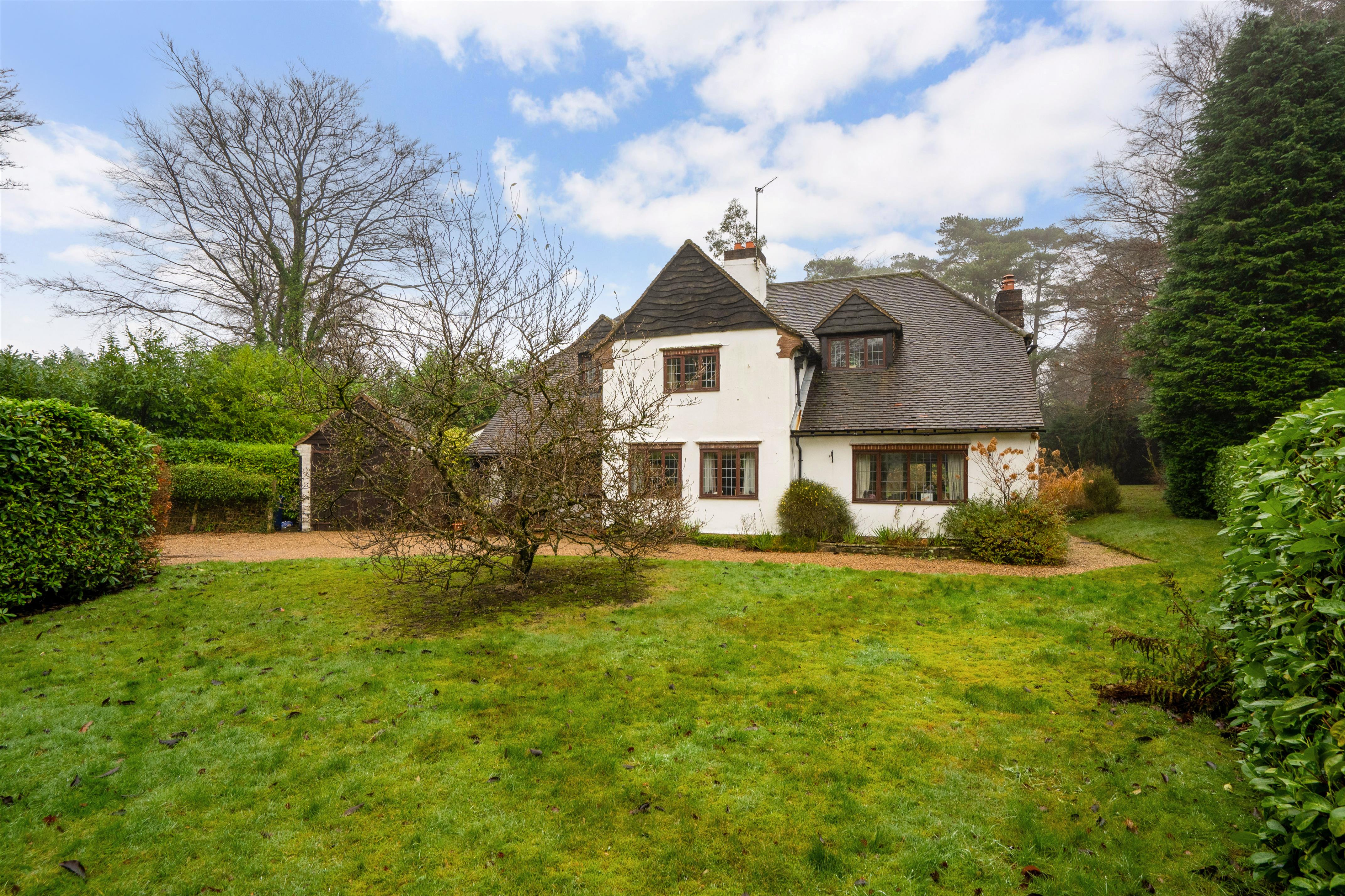 5 bedroom detached house for sale 0