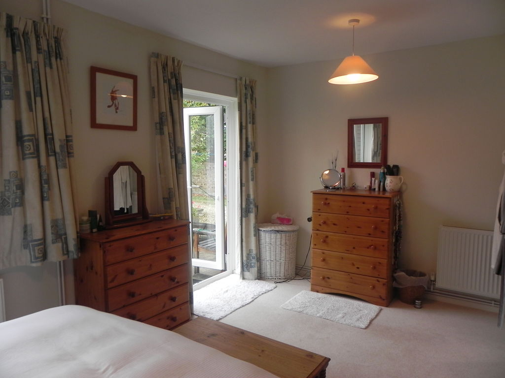 Free property report 1 Huntsman Close, Drakes Broughton, WR10 2BQ Chimnie