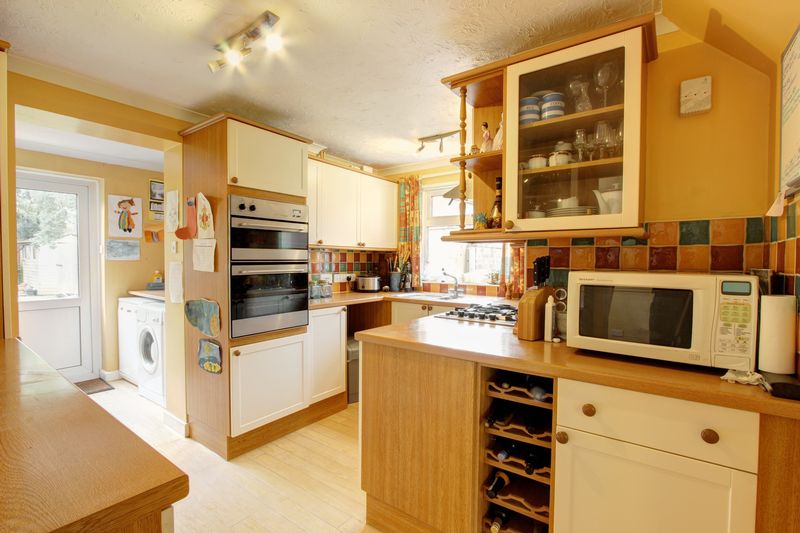 Free property report 39 Northlands Road, Romsey, SO51 5SA Chimnie