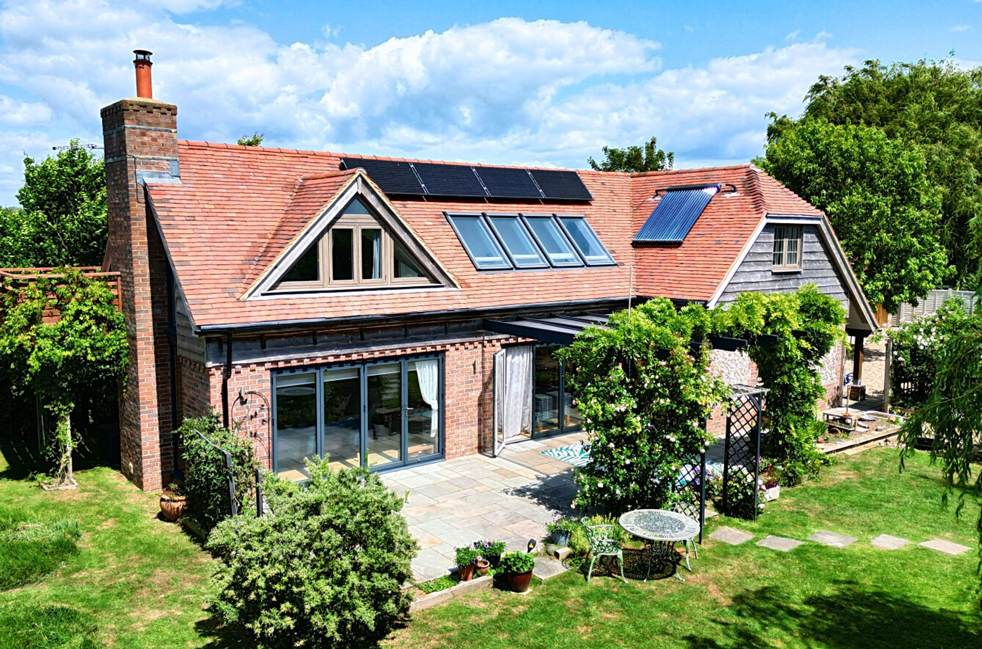 3 bedroom detached house for sale 0