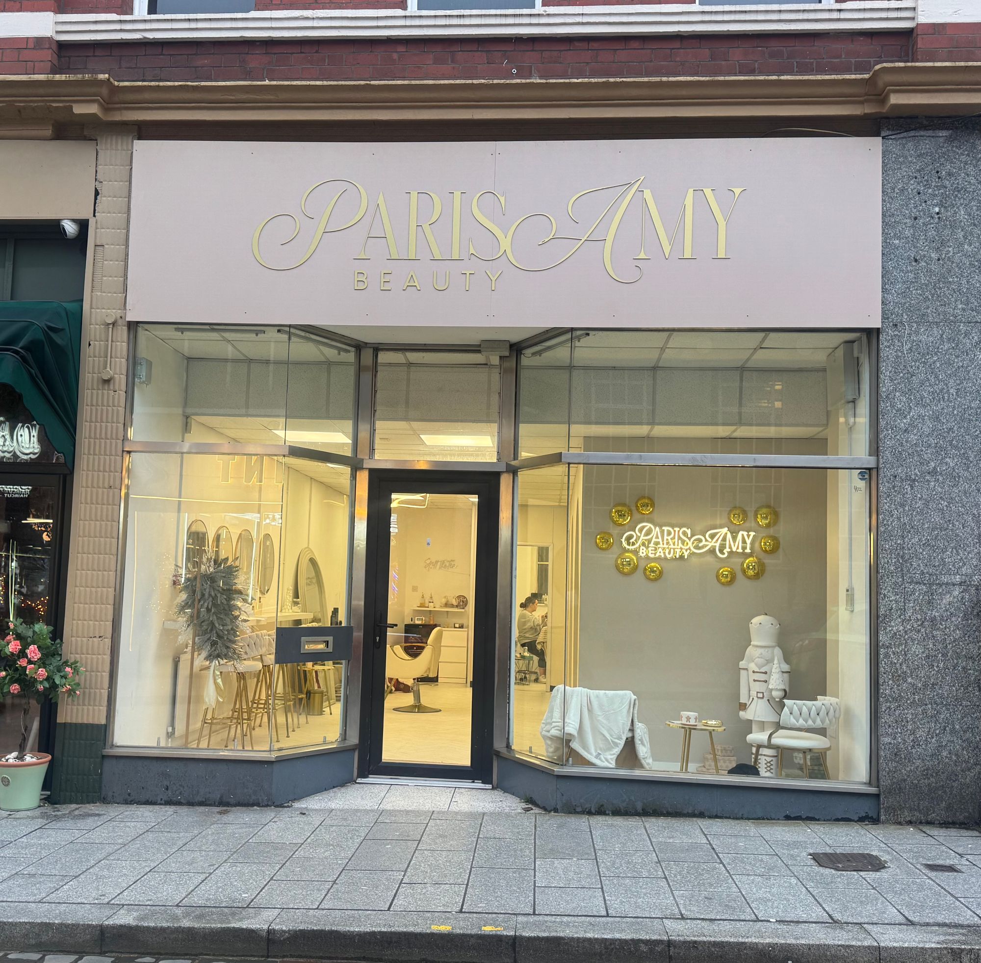 118 High Street, Merthyr Tydfil photo 3