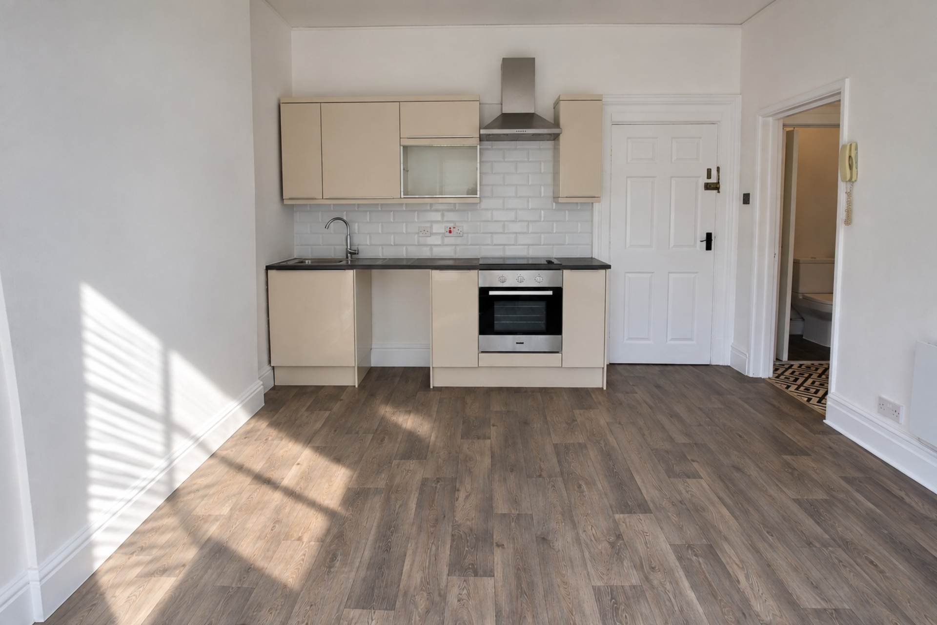 Flat 1, Gordon Road, Weston-super-Mare photo 4