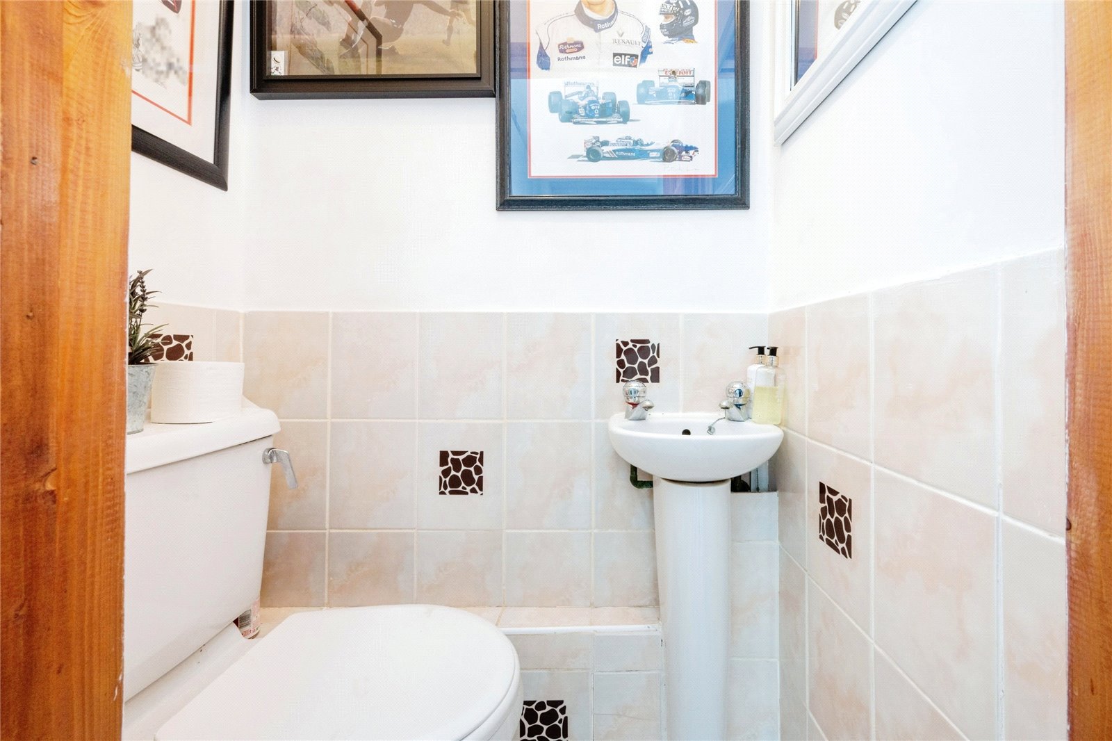 Photos of First Avenue, Dunstable, Bedfordshire LU6 66617346