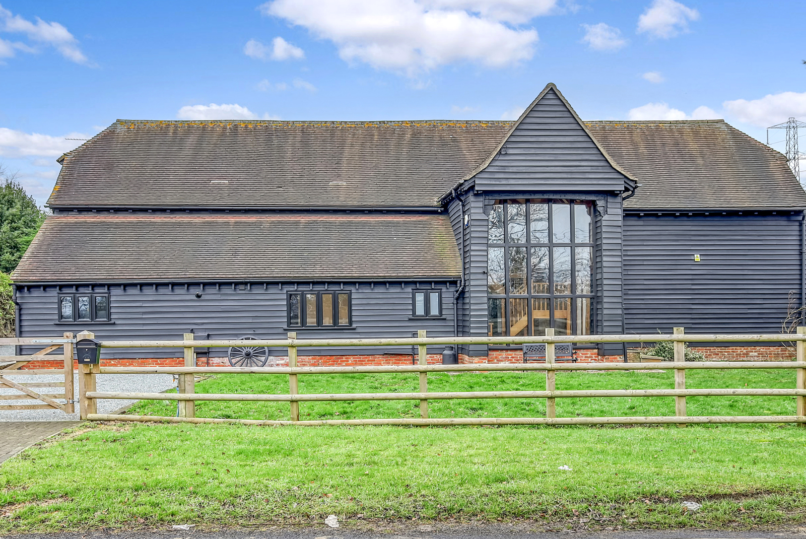 4 bedroom detached house for sale 0