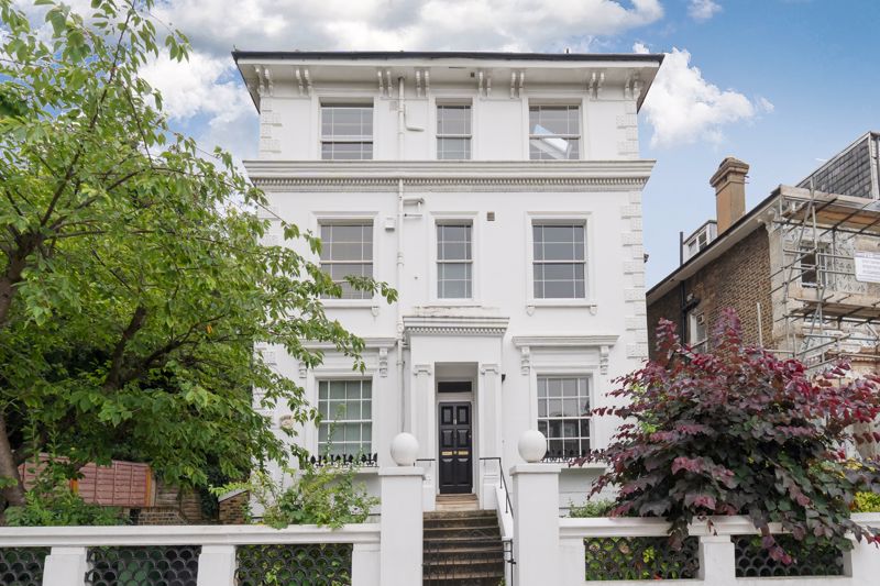 3 bedroom flat for sale 0