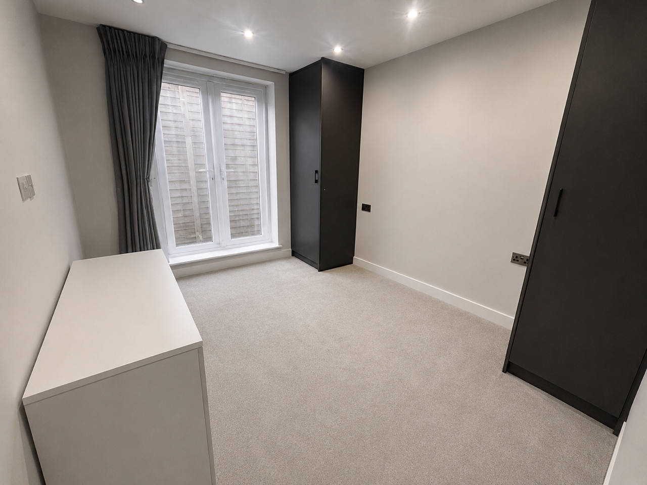 Kingswood lane photo 3