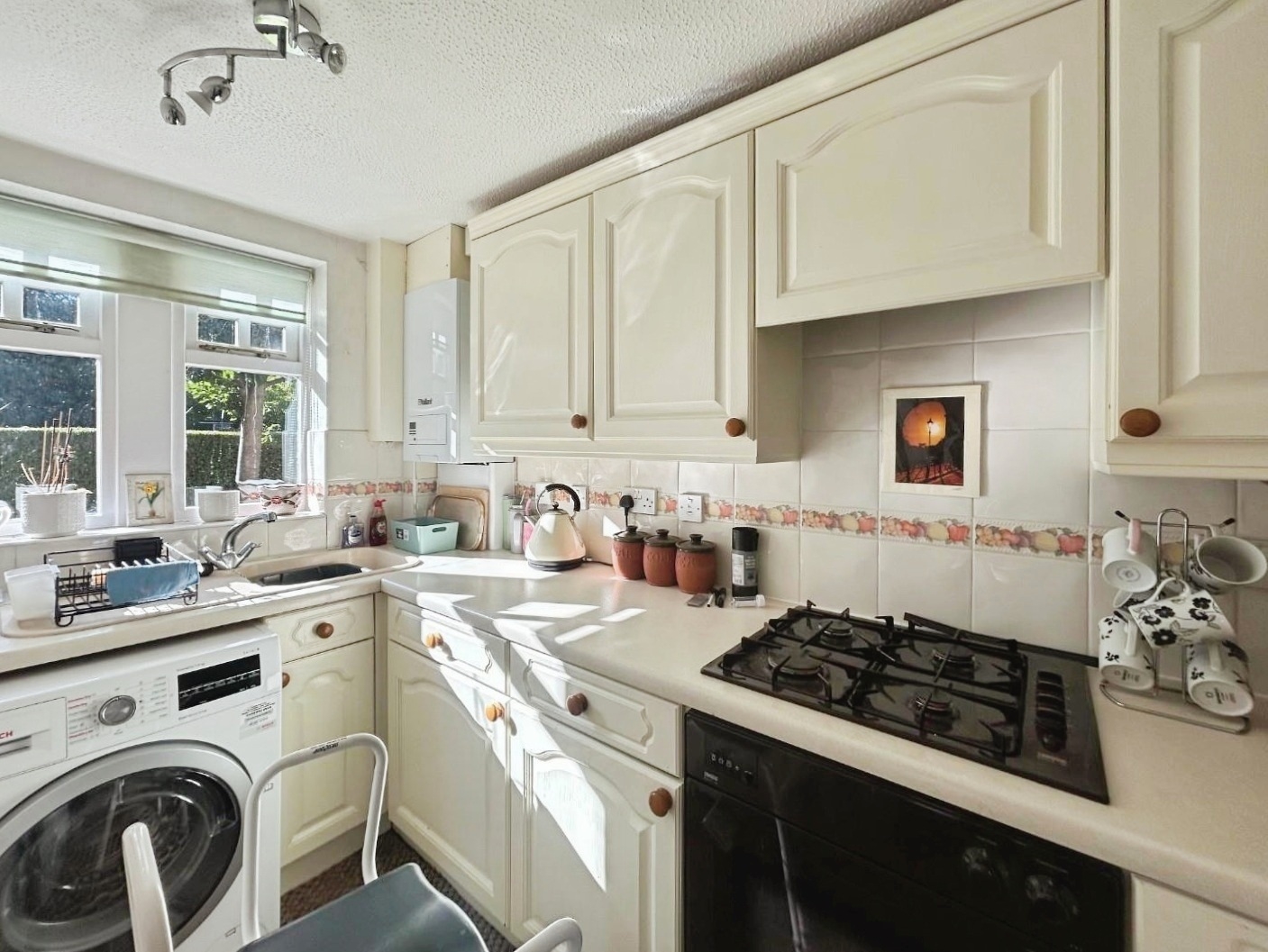 14, St Marks Court, Leeds Road, Harrogate photo 4