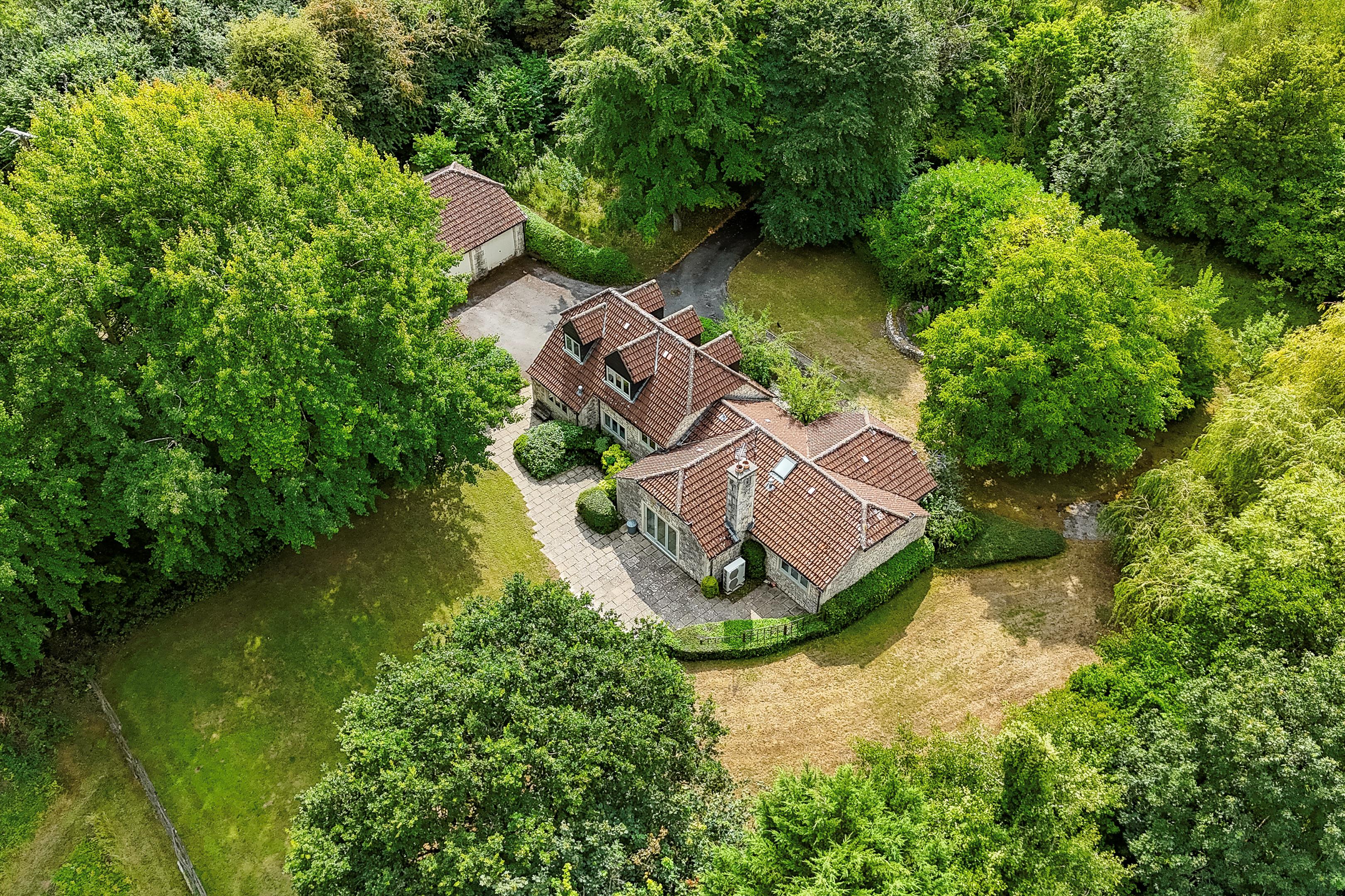 4 bedroom detached house for sale 0