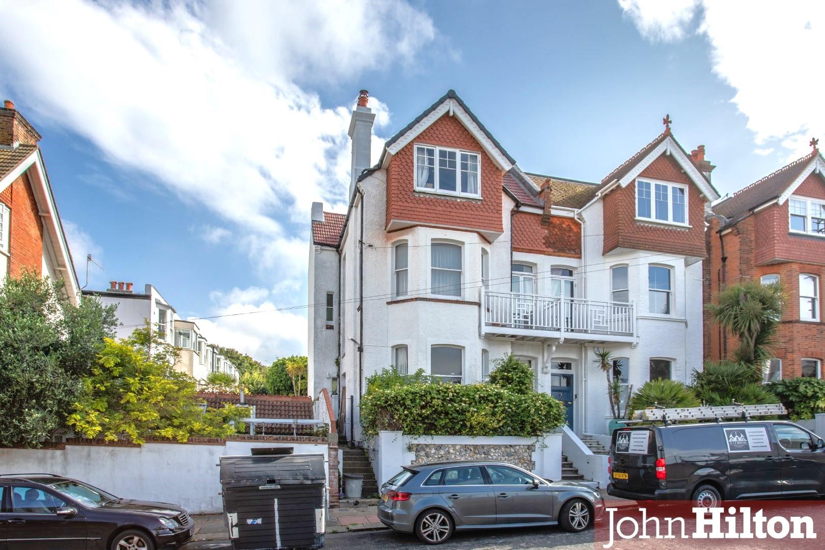 4 bedroom semi-detached house for sale 0