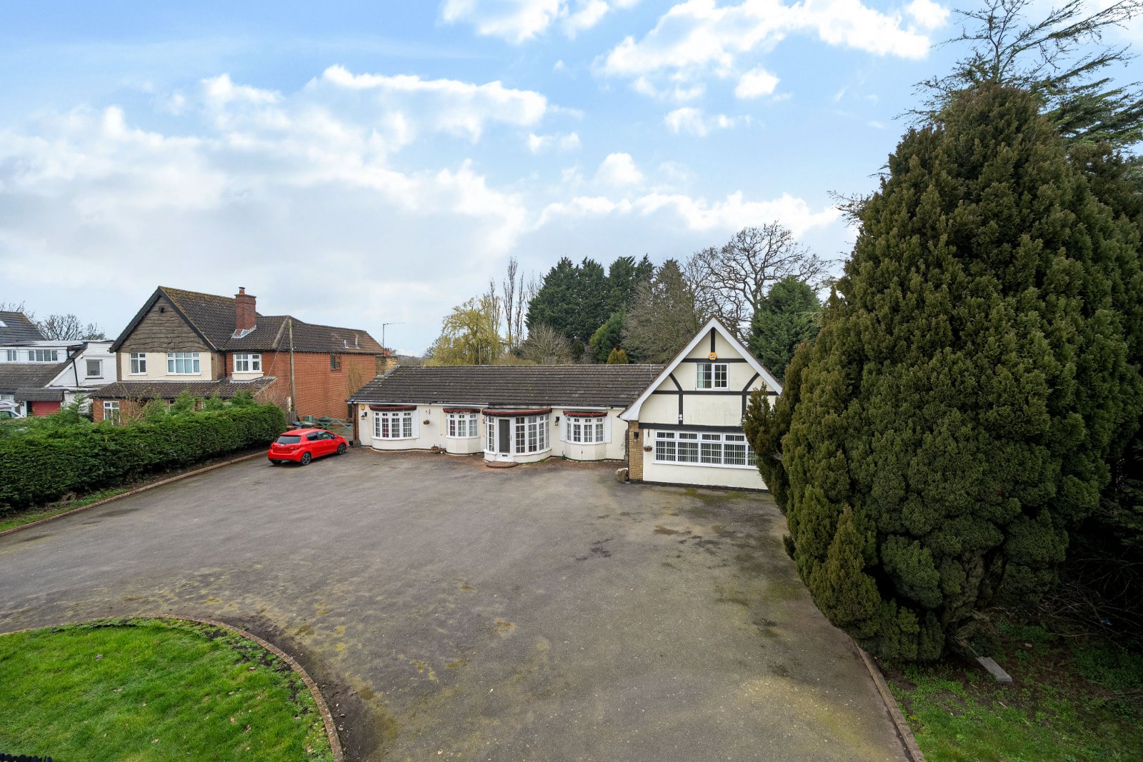 6 bedroom bungalow for sale 0