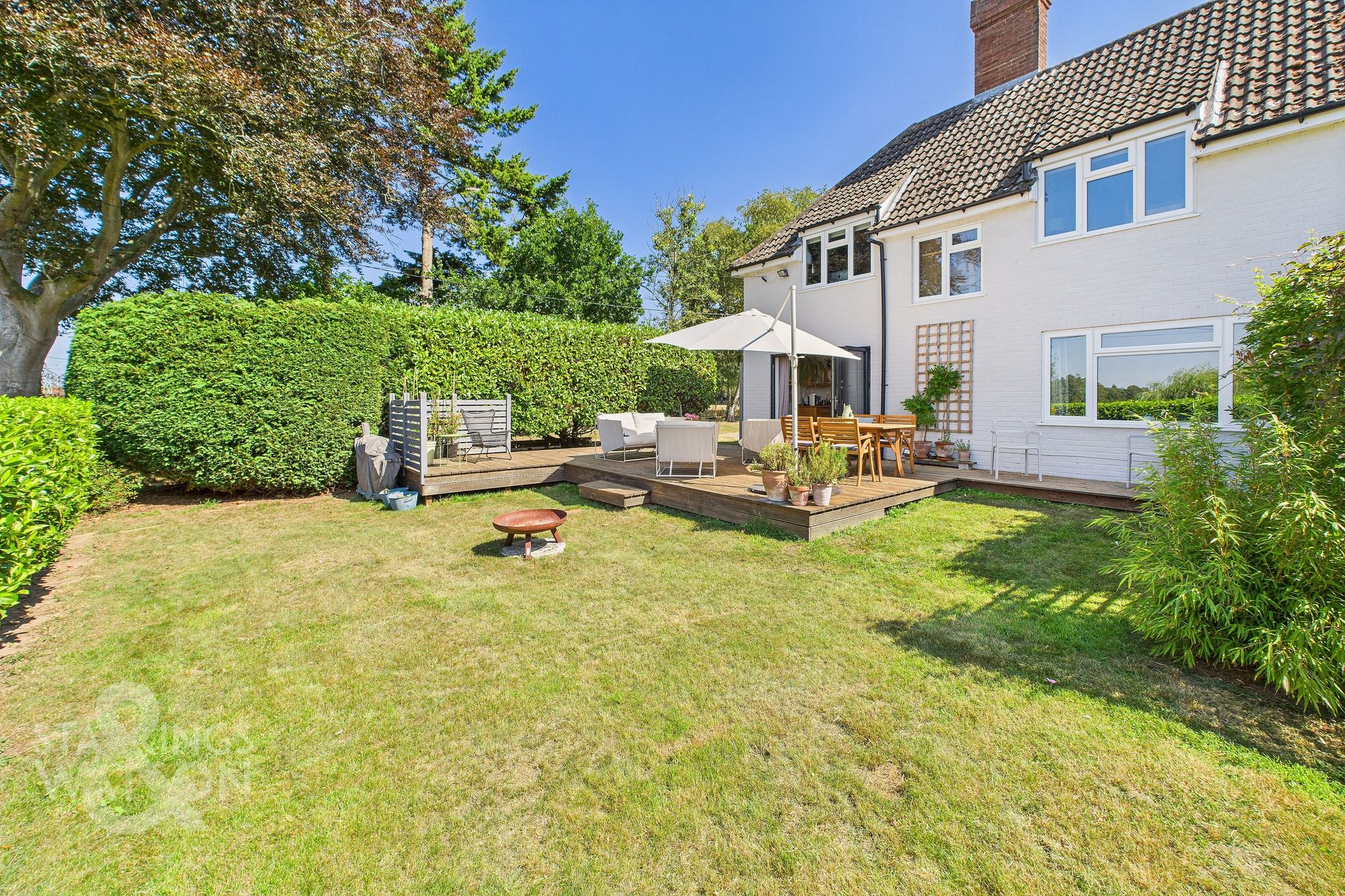 5 bedroom detached house for sale 0