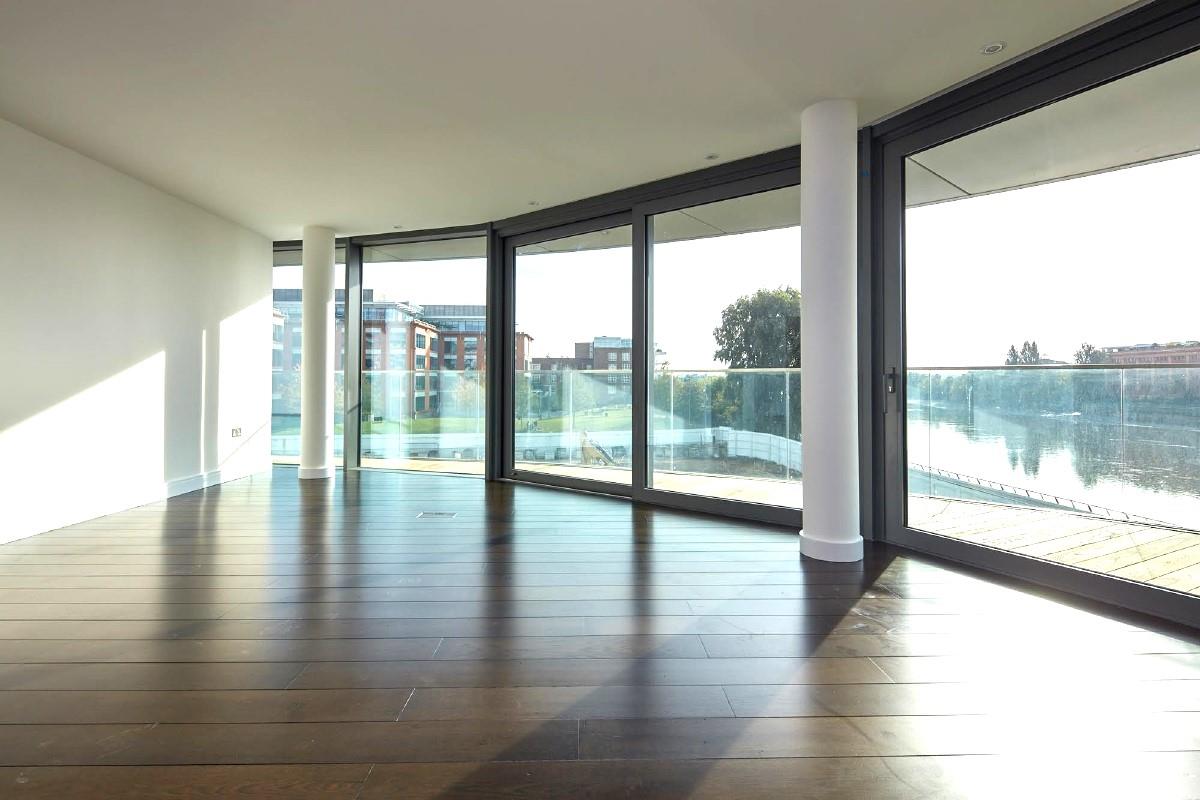 3 bedroom flat for sale 0