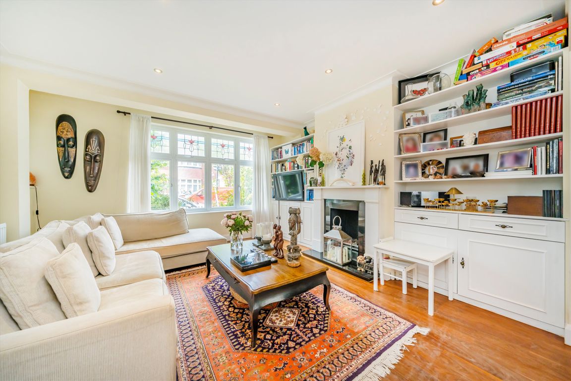 4 bedroom detached house for sale 0