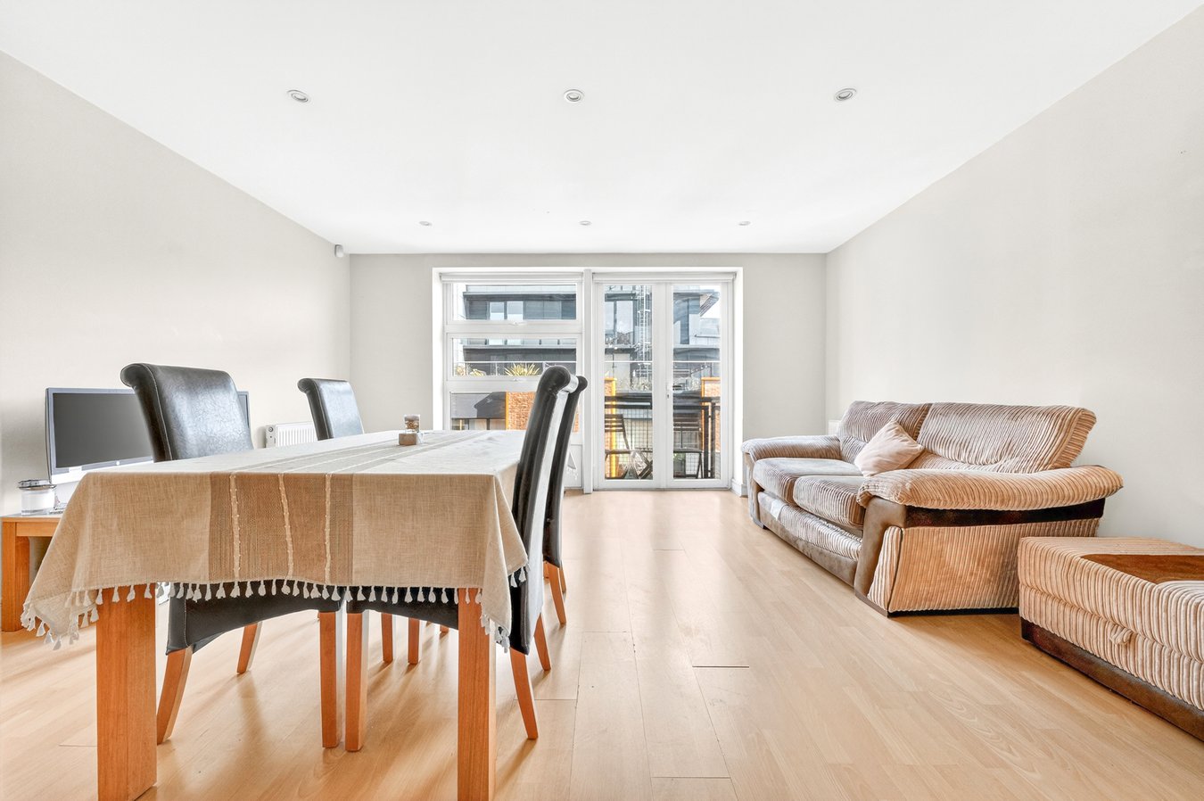Apartment 39, Florin Court, London photo 4