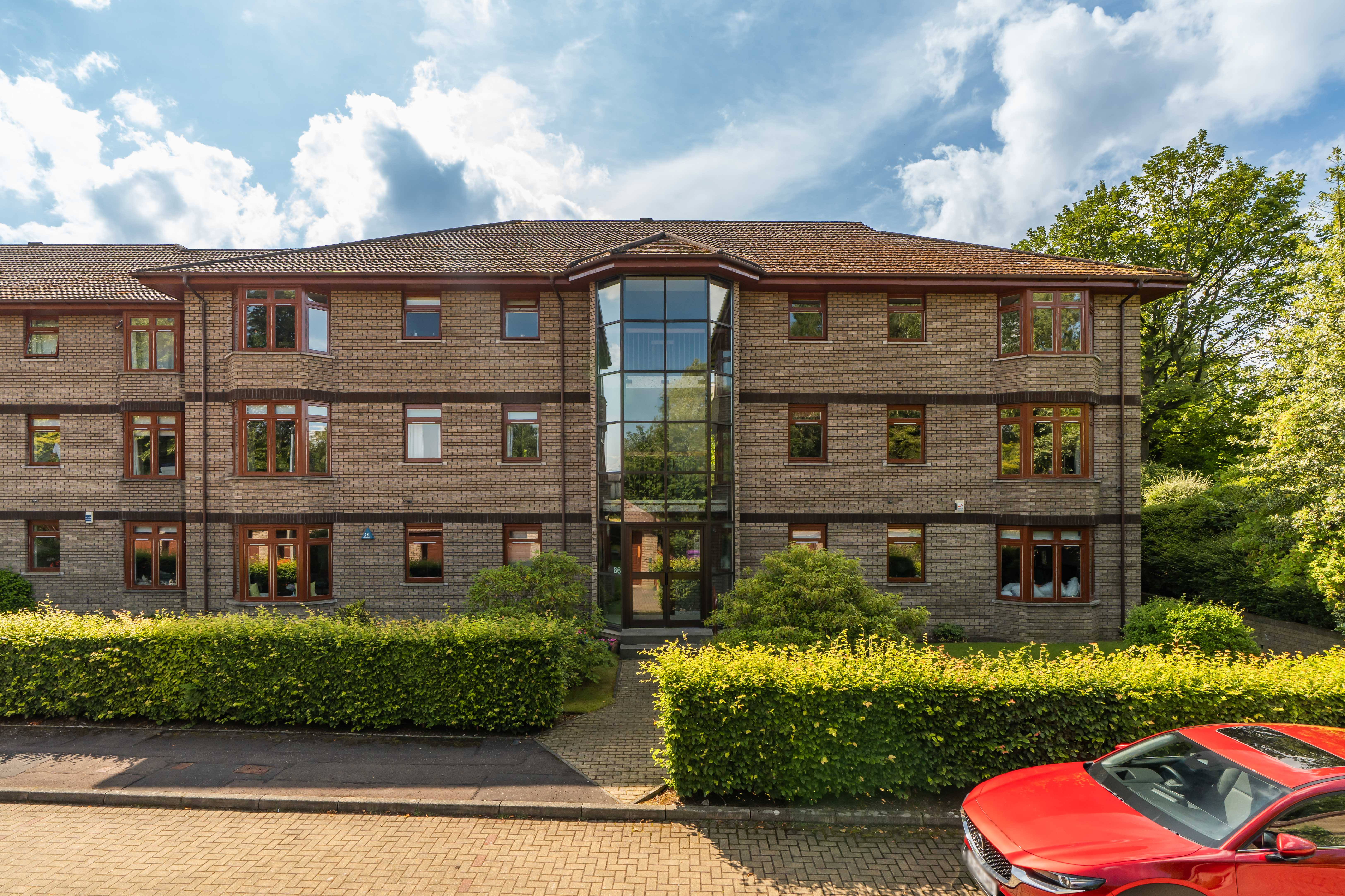 3-bed flat on 86/6, Barnton Park View, Edinburgh, £365,000