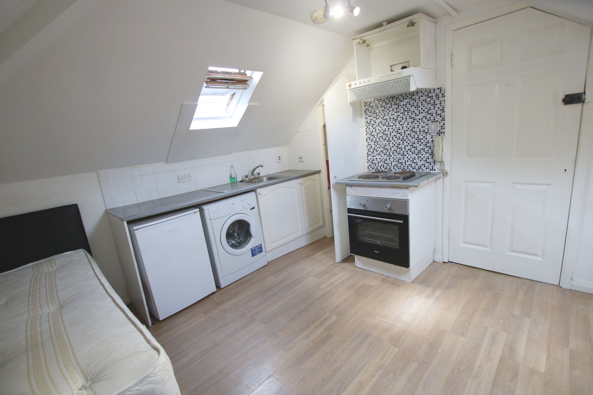 6 (Flat 8), Anson Road, Cricklewood photo 5