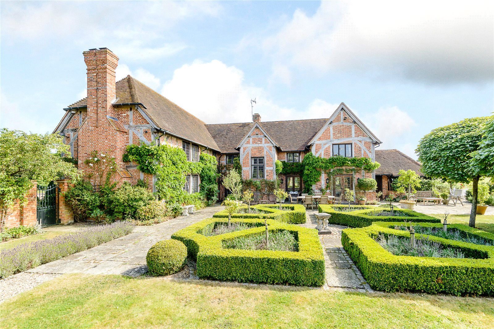 Photos of Winkfield Lane, Winkfield, Windsor, Berkshire SL4 52848902