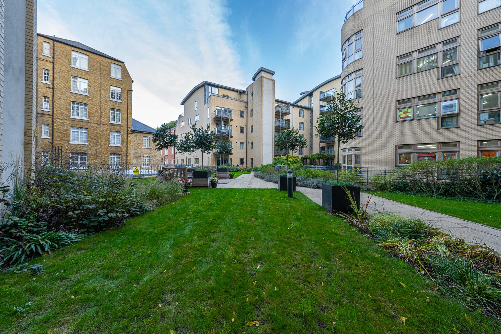 3 bedroom flat for sale 0