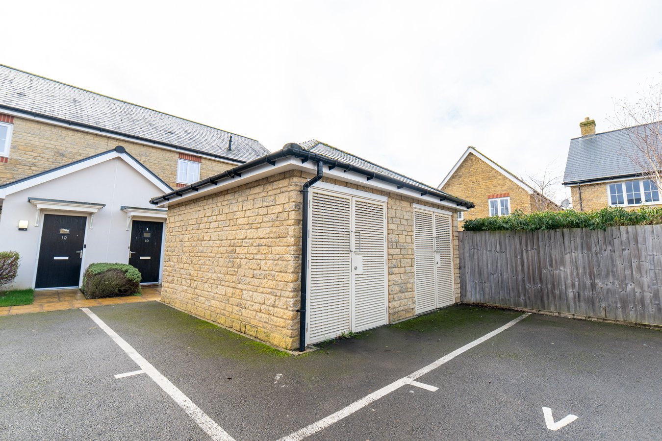 11, Russet Drive, Cheltenham photo 2