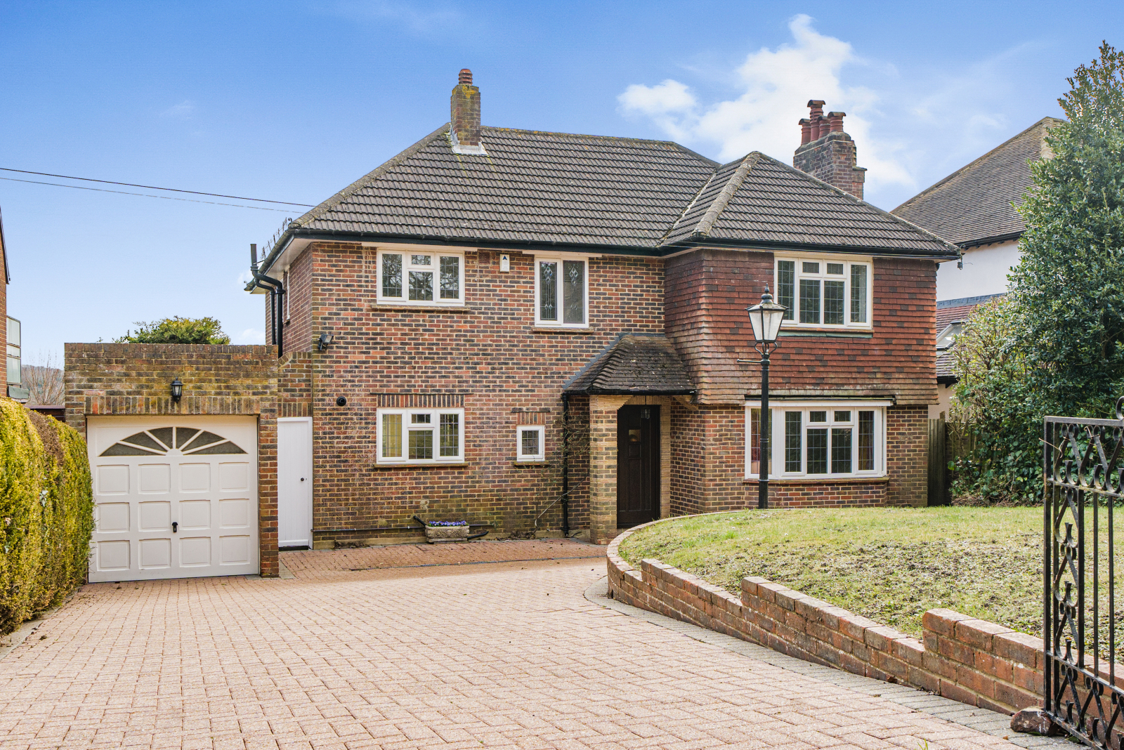 4 bedroom detached house for sale 0