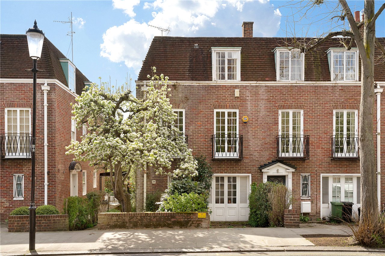 4 bedroom detached house for sale in Longfield The