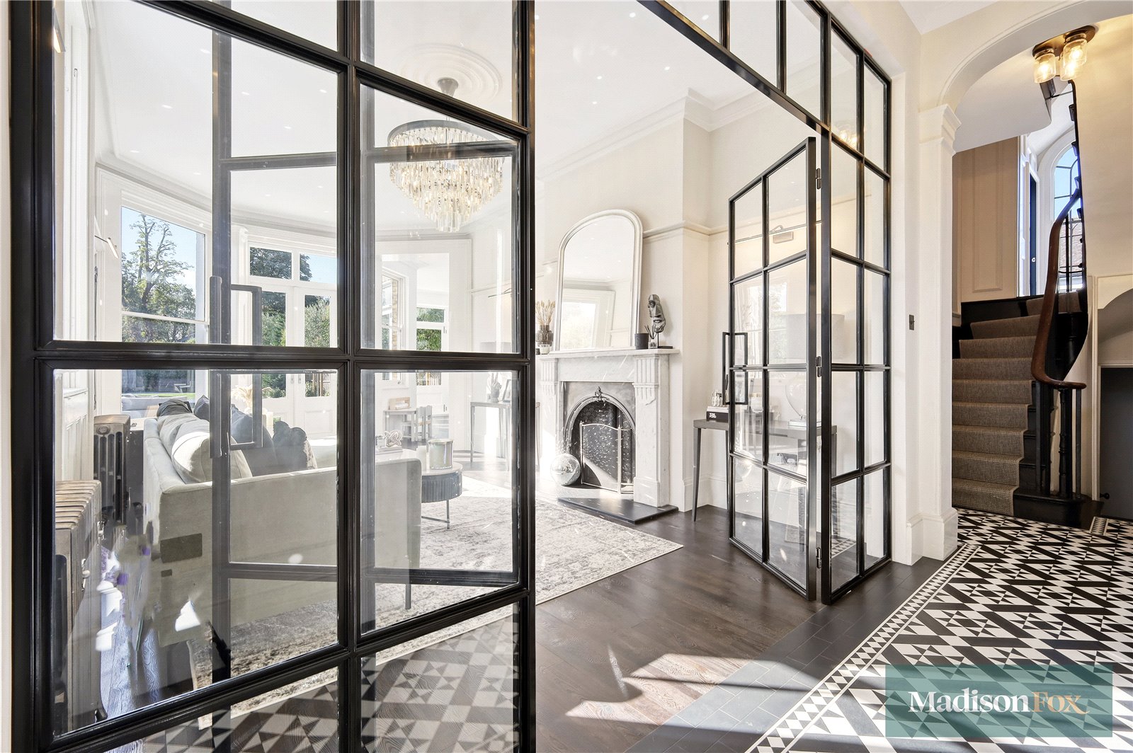 5 bedroom detached house for sale 0