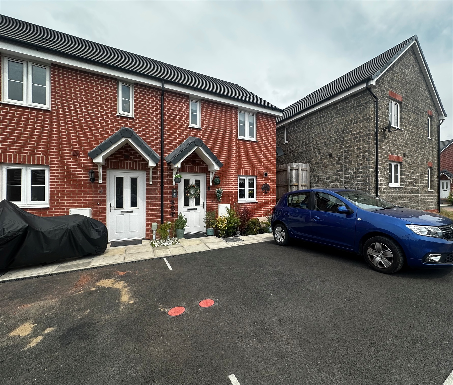 18, Heol Y Gylfinir, Pontyclun photo 3