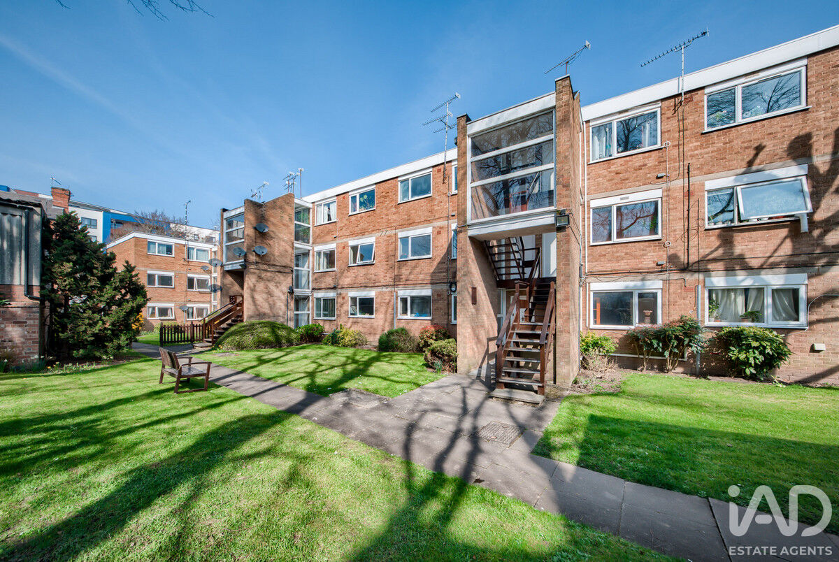 2-bed flat on Flat Flat 28, Albany Court, Brunswick Road, Coventry, £125,000